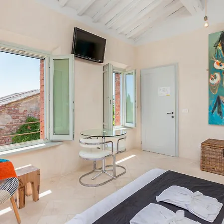 Siena House Hotel *